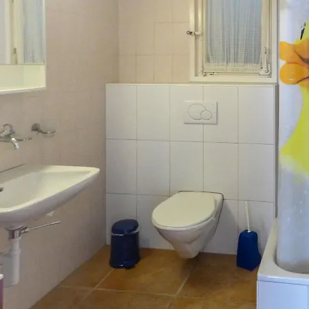 Holzwurm-1 By Interhome شقة جريندلوالد